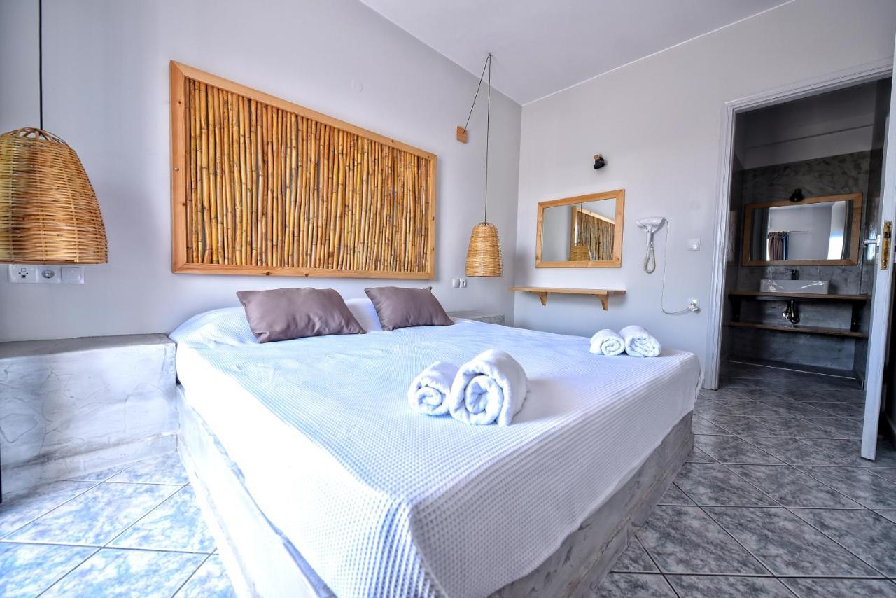 Mikes On The Apartamento Hersonissos (Crete)