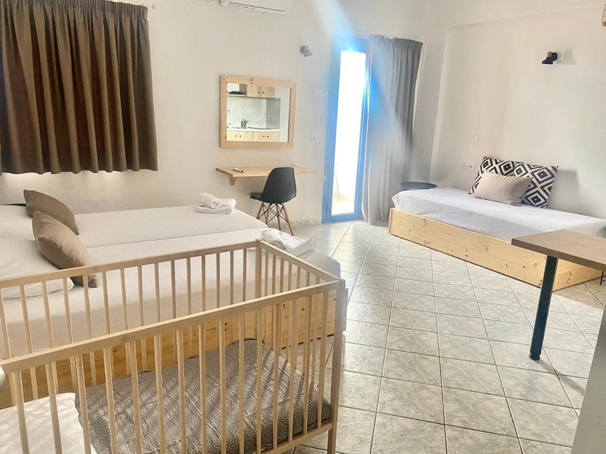 Mikes On The Apartamento Hersonissos (Crete)